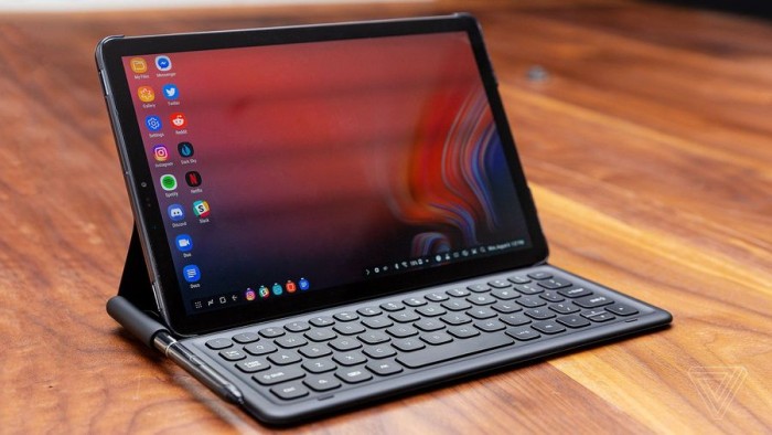 「图」三星Galaxy Tab S4评审：迈进新环节的英勇试着