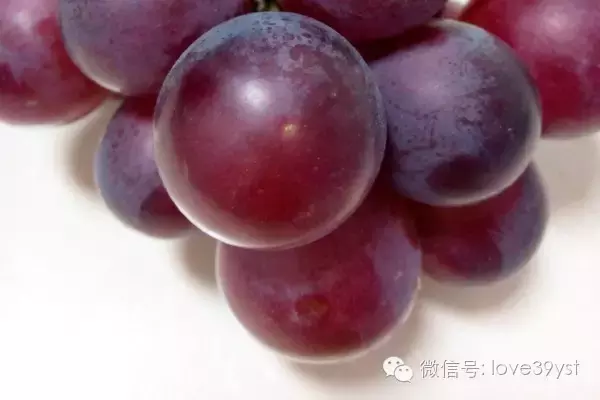 没想到葡萄功效居然这么强大 夏天就要多吃葡萄