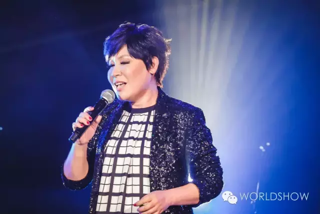 Livehouse show of Huang Xiaohu, how many person has listened to her once bar show? 