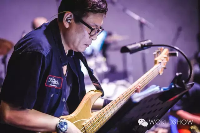 Livehouse show of Huang Xiaohu, how many person has listened to her once bar show? 