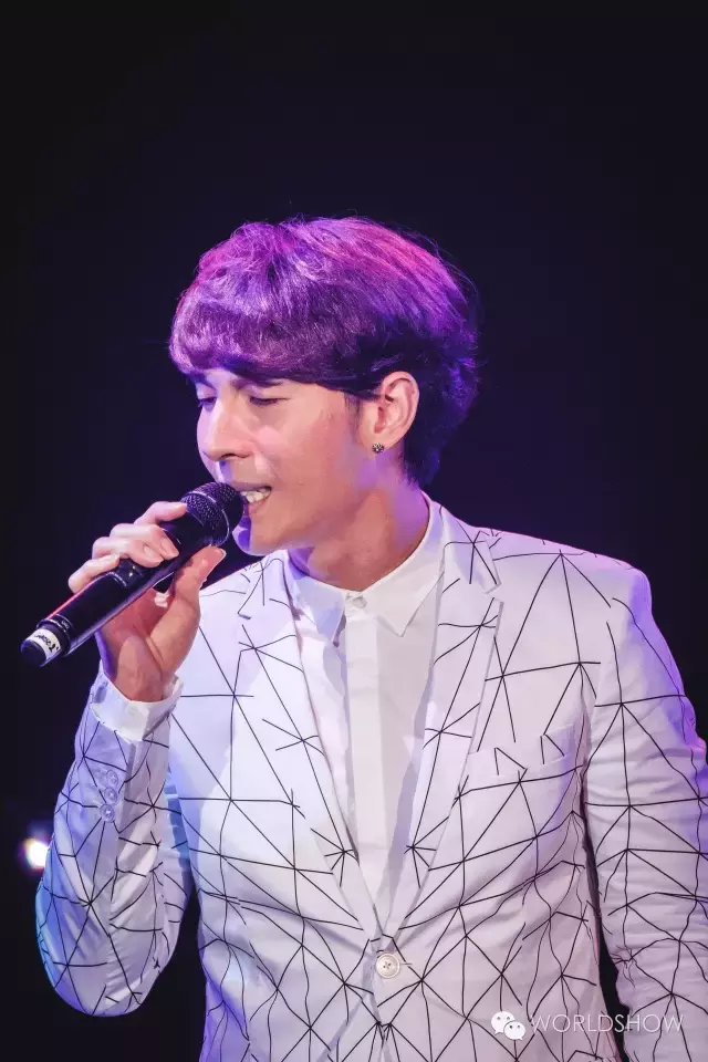 Livehouse show of Huang Xiaohu, how many person has listened to her once bar show? 