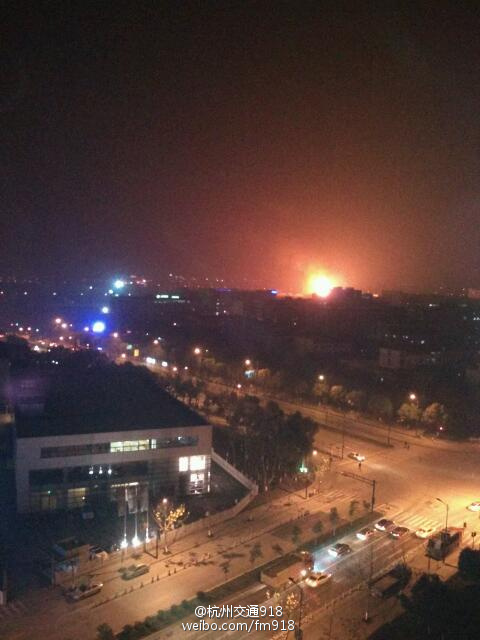 杭州莫干山路通运路一工厂发生爆炸  附近路段已封闭