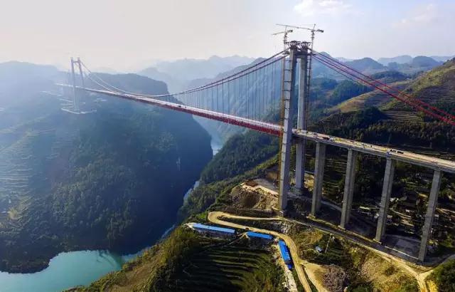 贵州也没什么可牛的，就是全球最高的十座桥里，有五座在贵州而已