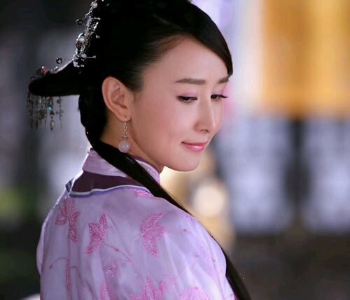 再后来的宫里面的云嫔完全颠覆了我对她的映象～不过还是大爱～20
