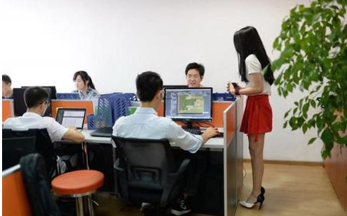 [最杭州]杭州一家创业公司给员工放假32天，年终奖还提前发放