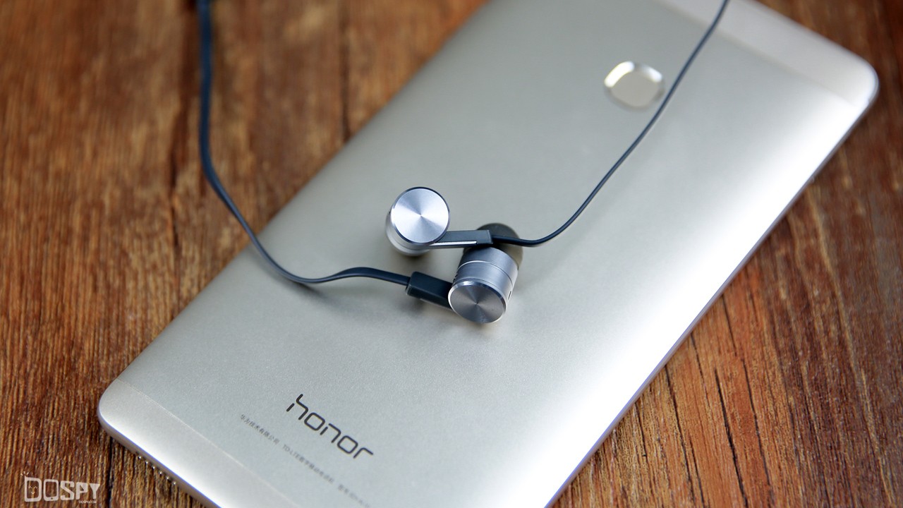 荣誉模块手机耳机2代感受测评：一副耳机，二种歌曲心态