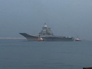 印度二手航母开进斯里兰卡港口