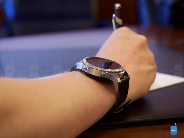 全程标准配置GPS：三星Gear S3宣布出场 市场价约2300元