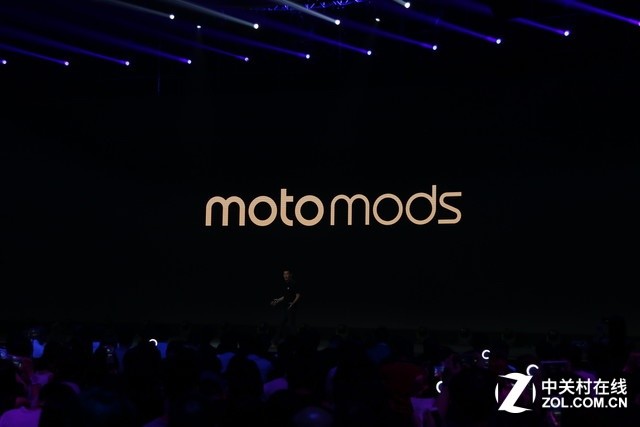旗舰级配备3299起 Moto Z/Z Play北京发布