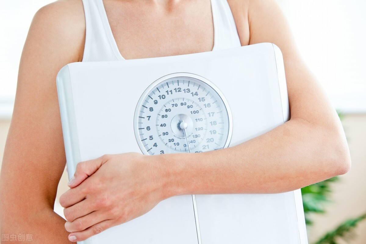 減肥別只關注體重！當身體出現4個跡象，說明你在慢慢瘦下來