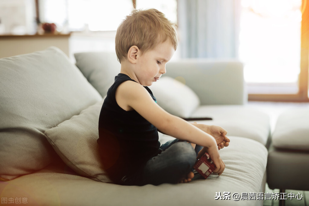 晨茜语言矫正：孩子与他人缺乏互动，父母可从这两个模式着手解决