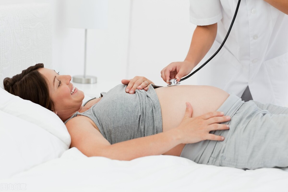 怀孕后什么时间进行第一次产检，主要都查什么