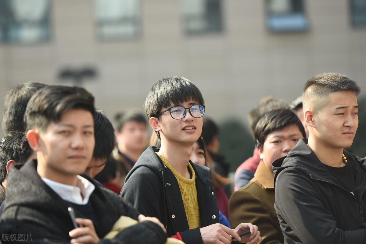 “2021年”直播行业的趋势，哪些人通过短视频直播获得了高薪