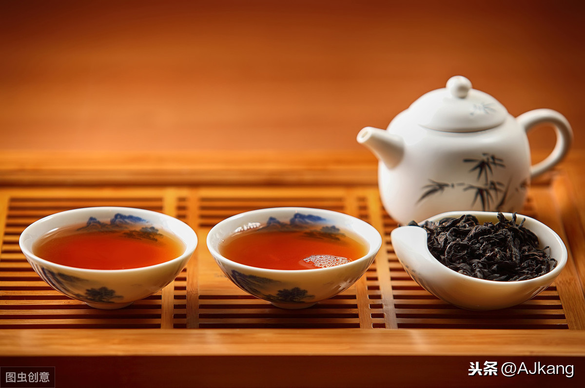 喝乌龙茶有助于促进减肥！