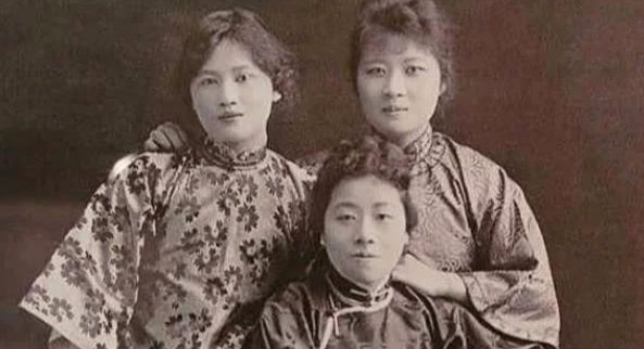 第二代宋氏三姐妹：宋子文三个女儿，个个身材高挑如花似玉！