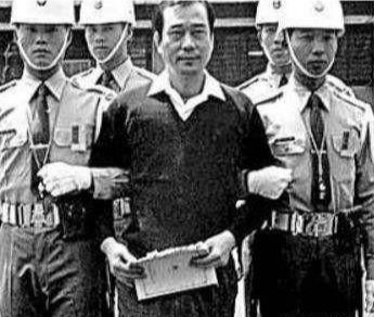 陳啟禮因“江南案”被抓，有人要?dú)⑺麥缈?，不料他早有了救命高? inline=