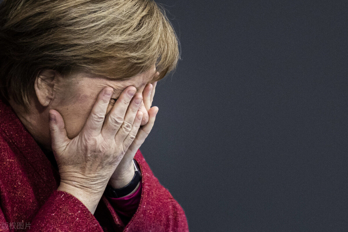 默克尔哭崩了，她能拯救德国吗？