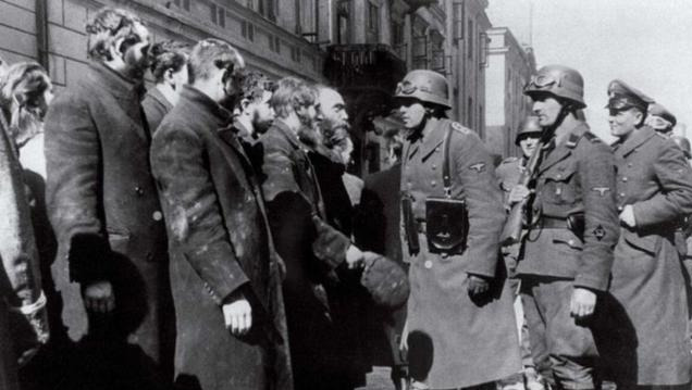 二战时期，希特勒为何要将犹太人赶尽杀绝？原因其实很简单