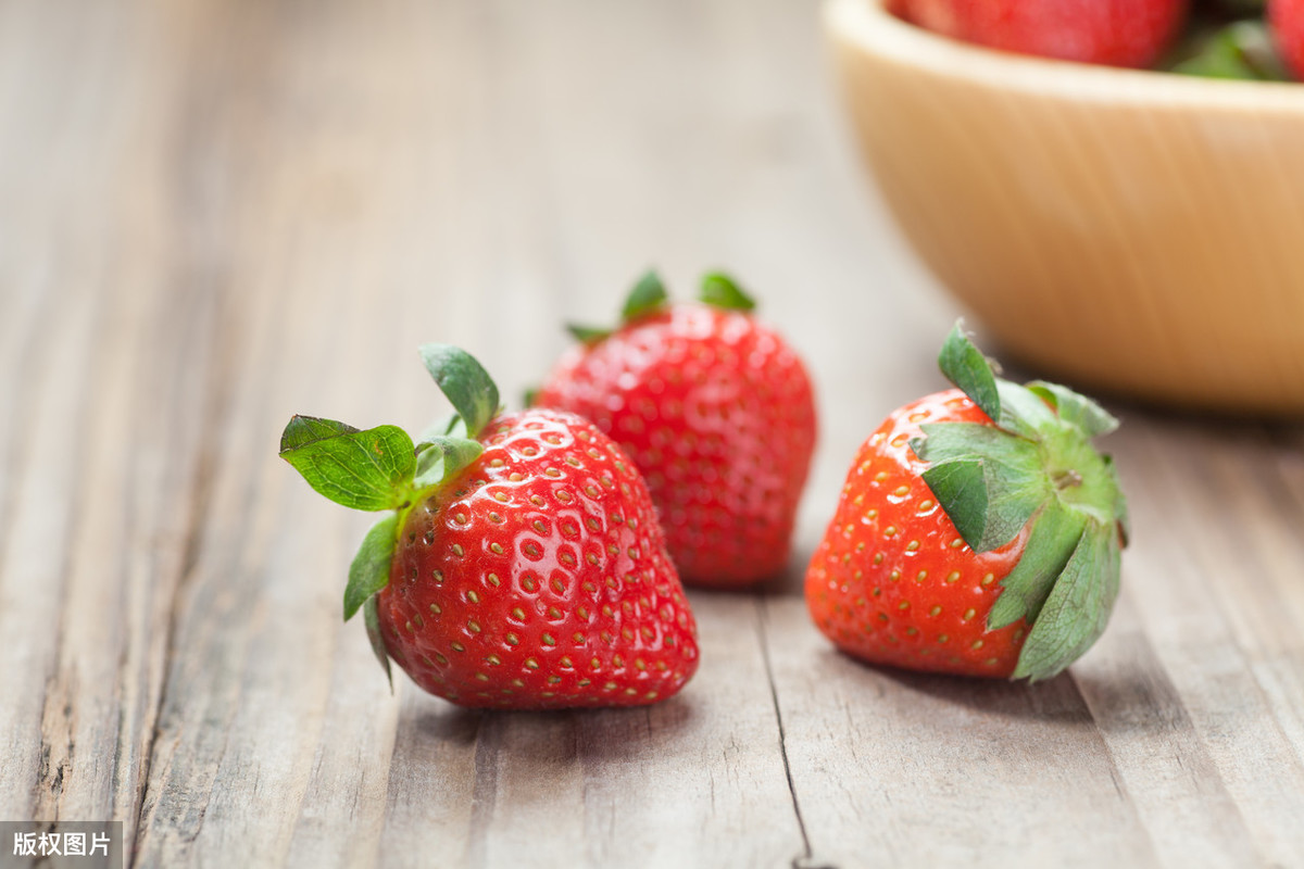 图片[5]-买草莓是颜色越红越好吗？老果农透露看这4个地方：一挑一个准-起舞食谱网