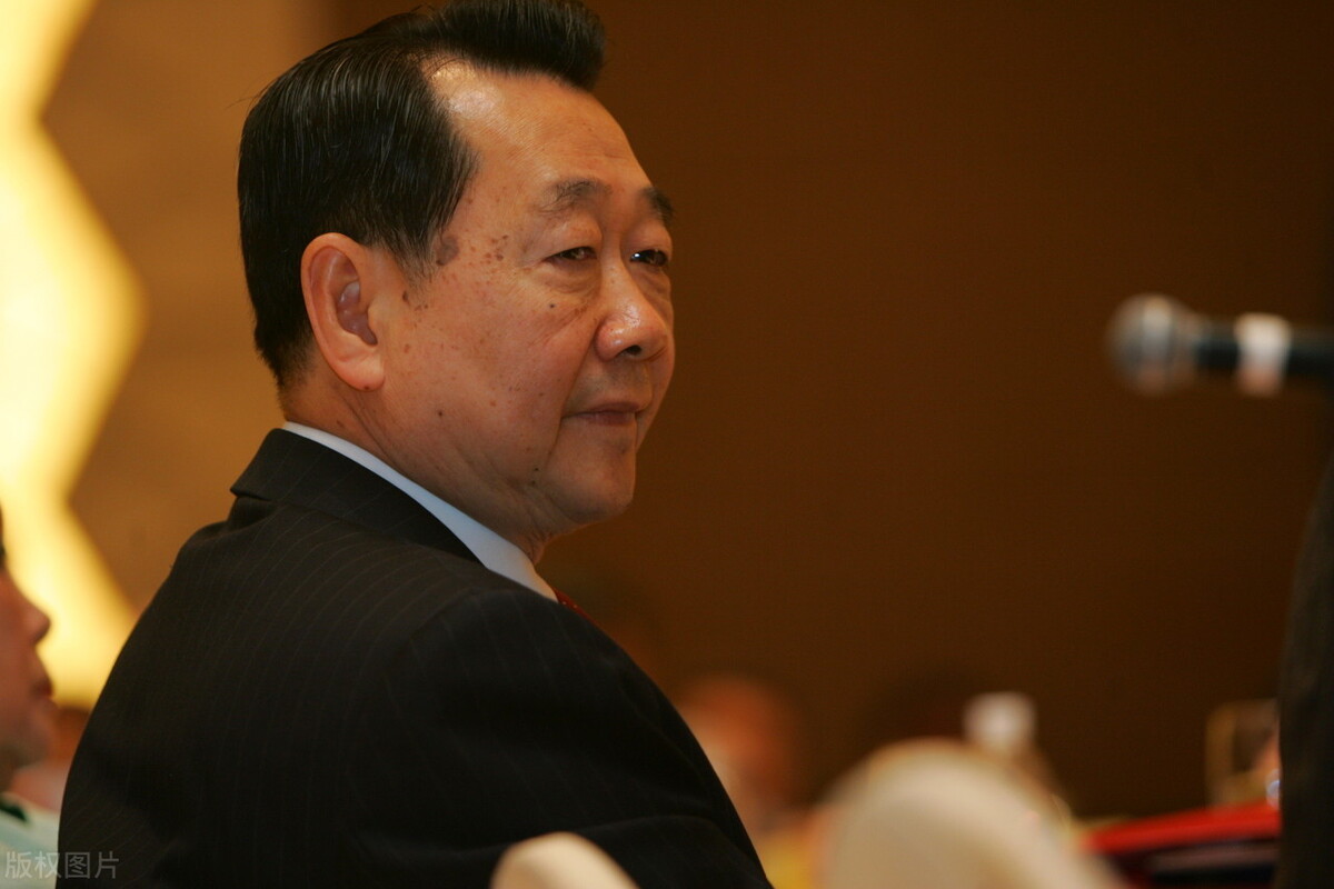 后浪来了：豪门姐弟资产超过700亿，俊男靓女才貌俱佳羡煞旁人