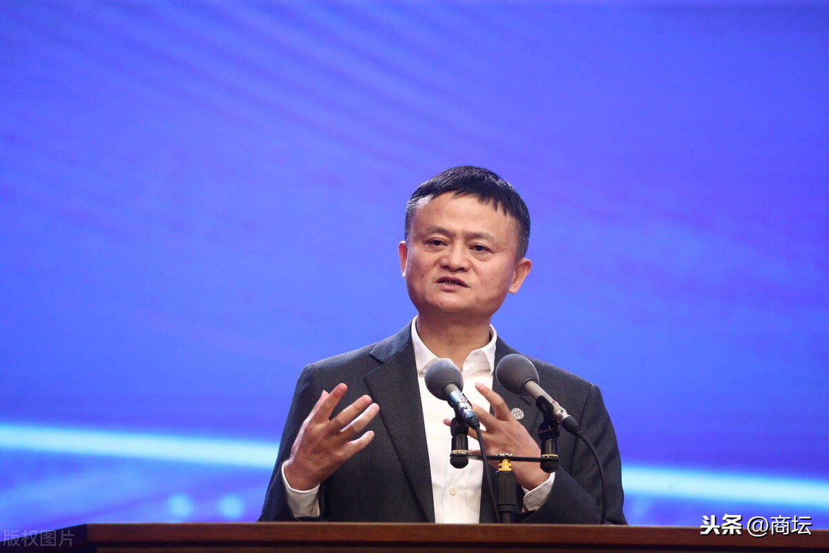 马云和刘强东事发后，商界集体失声：商人的交情，离不开交易