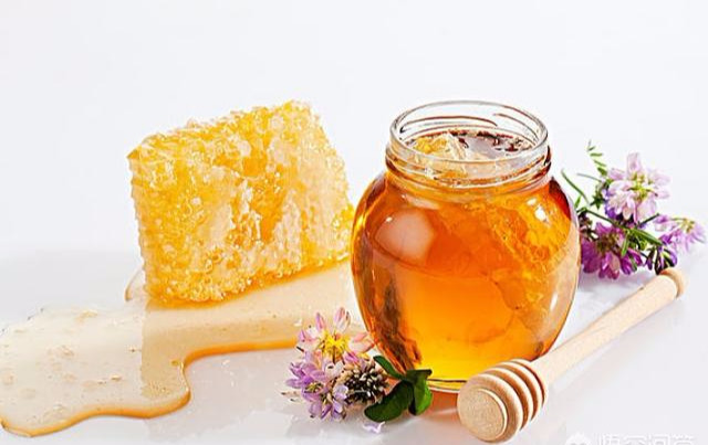 蜂蜜水有什么用？经常喝一点，身体得到3个改善