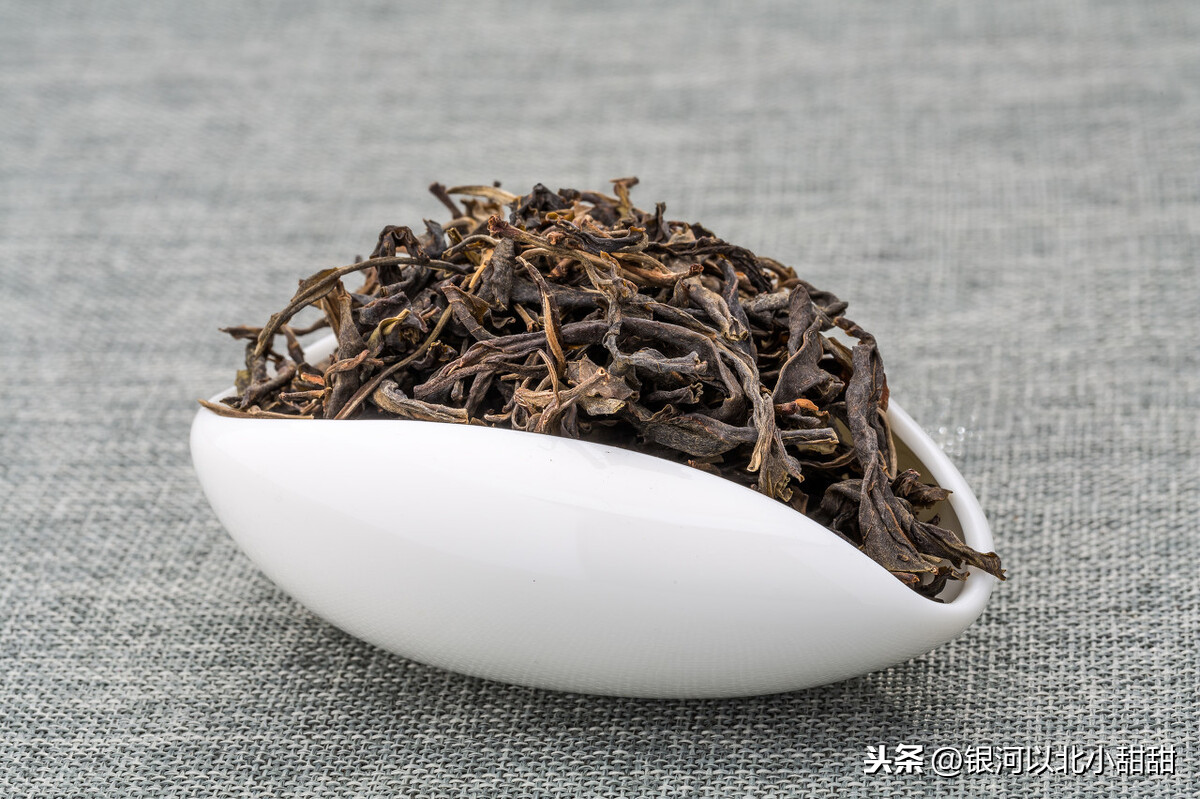 喝完茶胃很餓：茶多酚里這類物質(zhì)高達(dá)75%，多喝會年輕