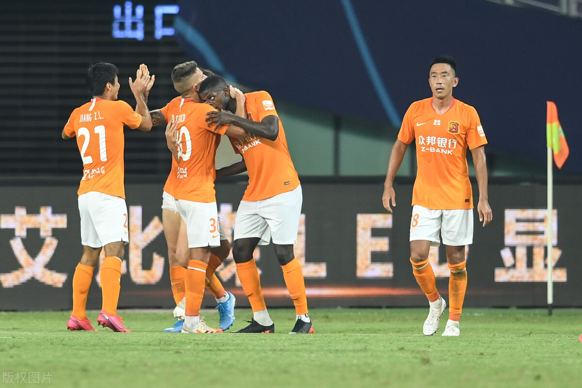 中超战报-武汉卓尔2-0重庆当代(武汉卓尔2-0重庆当代，巴普蒂斯唐一射一传奠定胜局)