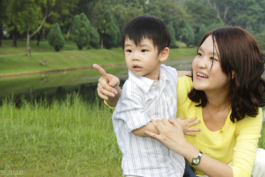 孩子爸爸欠了10万元，我能变更儿子的抚养权吗？