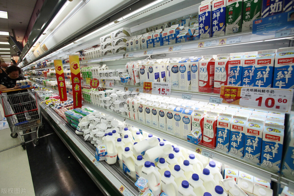 图片[1]-纯牛奶加热的正确方法是？盒装和袋装有啥区别？今天一次讲清楚-起舞食谱网