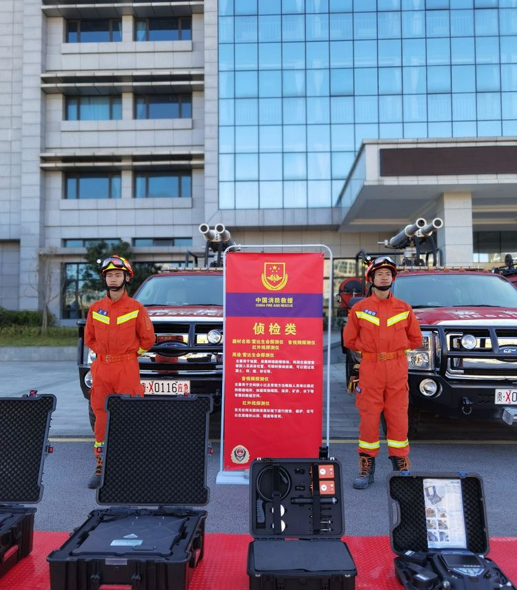 亲亲，铭辉馨玥幼儿园参观贵阳消防应急救援综合训练基地体验活动