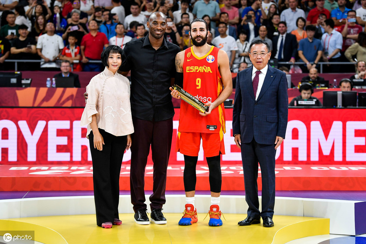 里奇卢比奥(世界杯双料MVP！里奇-卢比奥场均16.4分，科比亲自为他颁奖)