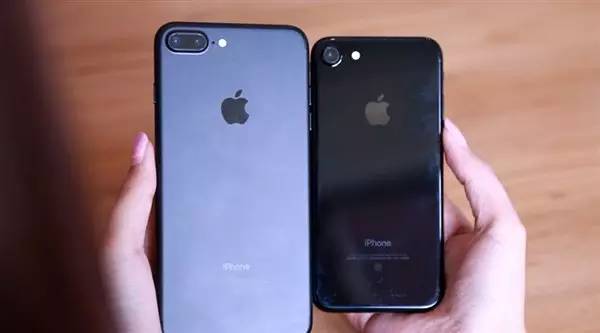 可以，这很锤子！国行 iPhone 7 亮黑色开箱