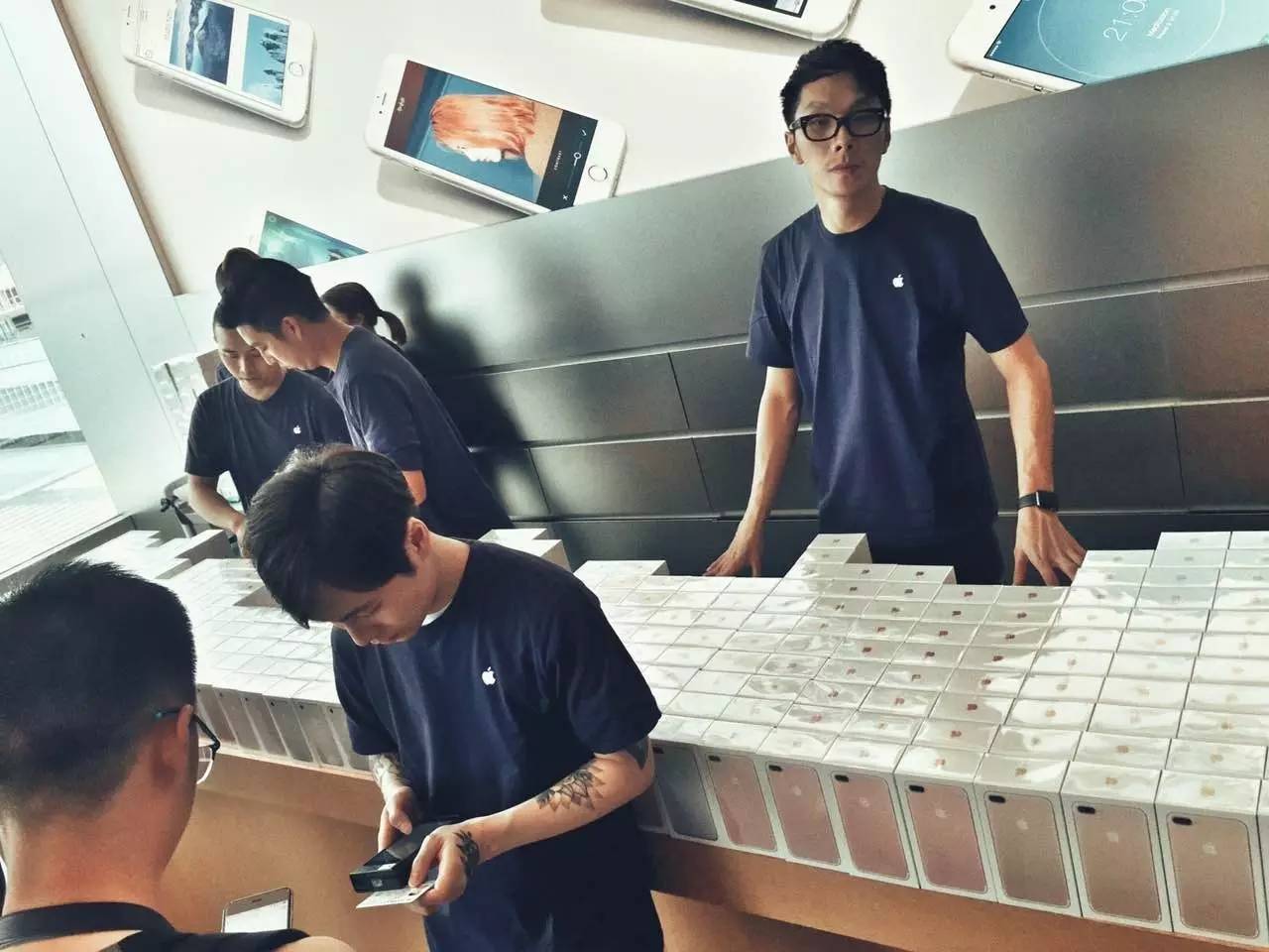 中国香港购iPhone7感受：门坎高些，亮黑压根抢不上