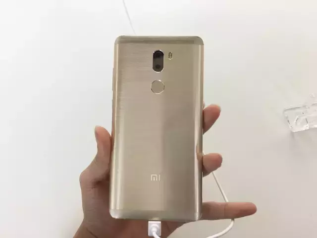 小米手機5S確實非常值得選購嗎？先討論一下兔兔產(chǎn)生的當(dāng)場入門暢玩吧