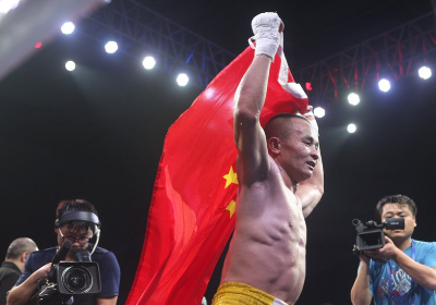 奎洛(从煤矿中走出的拳击手,孤身杀入日本,痛打墨西哥拳王)