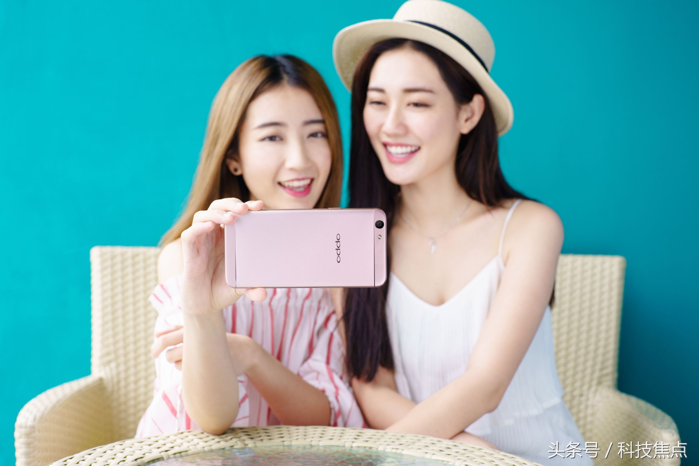 外置1600万清晰度 4gB大运行内存，OPPO A59S来啦！