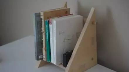 自己动手制作简易书架的方法用木头做