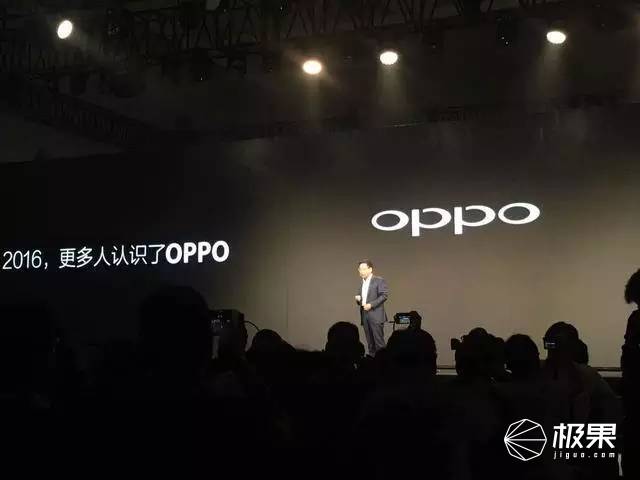 OPPO R9s 新手机上市，电池充电很闪，照相更强