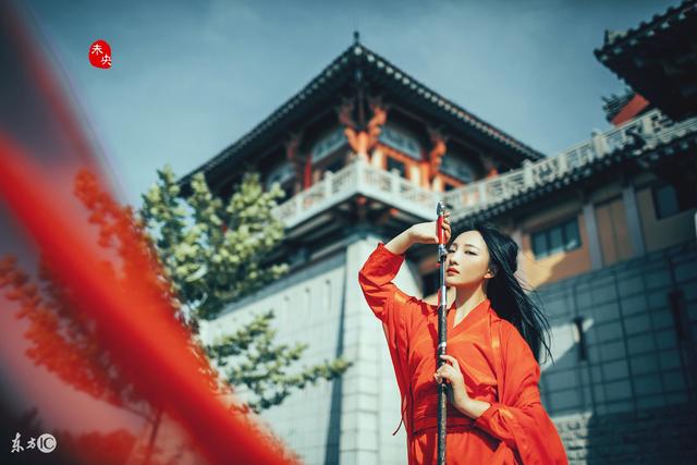 Novel: Peerlessly beautiful beauty male turned a grandma into baby actually? Darling does not cry, I will be responsible to you! 