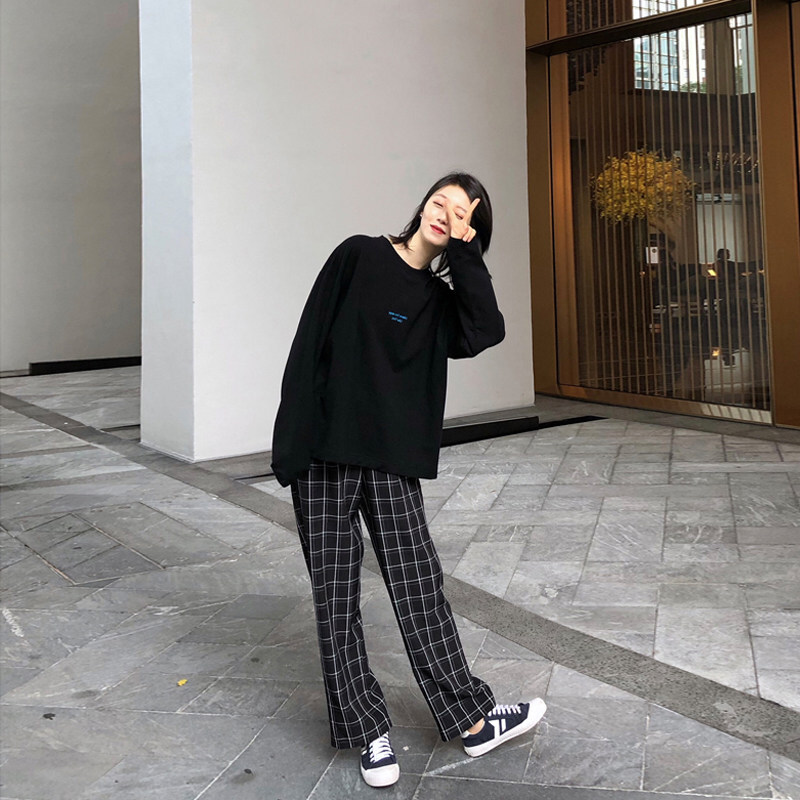 Fashionable than skirts, better to wear than shorts, "plaid pants" are