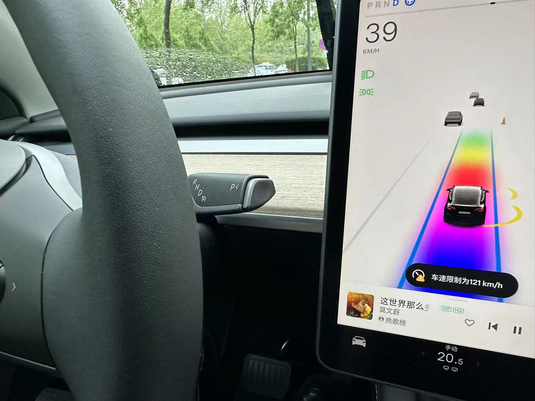 Tesla Model Y's Autopilot automatic assisted driving system experience