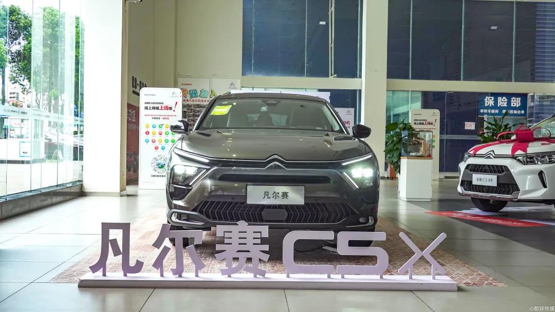 线上爆红，线下几何？凡尔赛会不会“雷声大雨点小”？