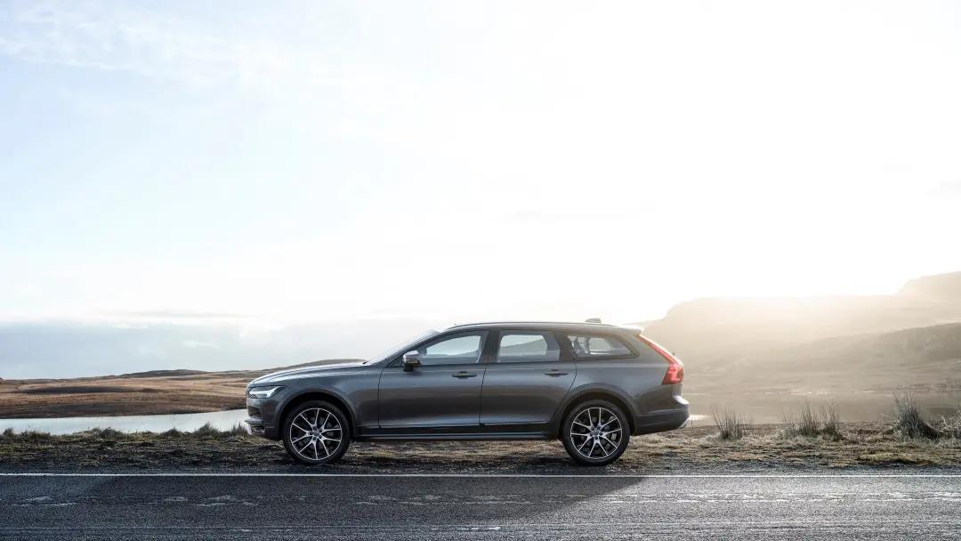 奔驰C级All-Terrain来了，但奥迪allroad才是YYDS！