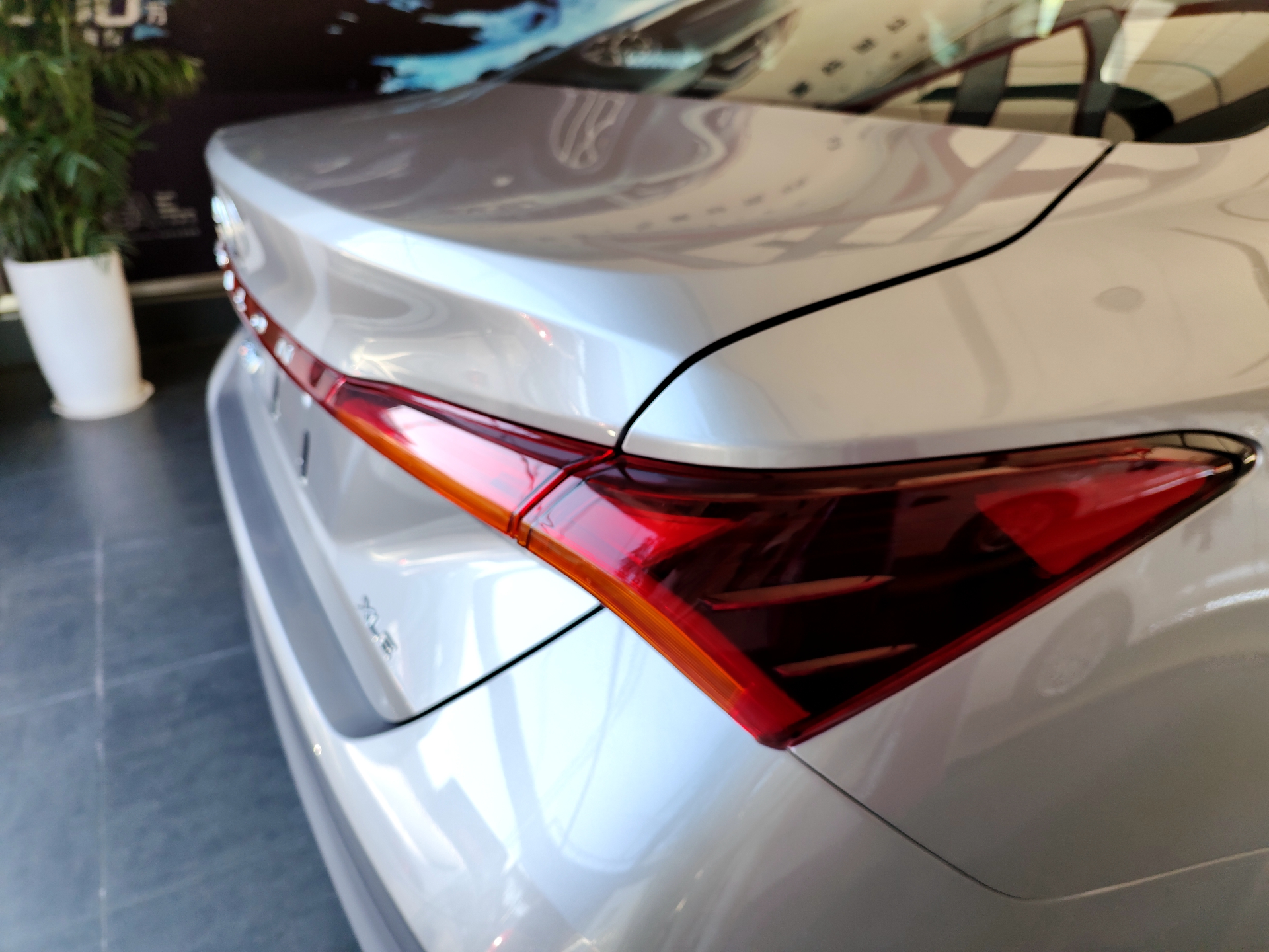 换壳雷克萨斯ES？到店实拍丰田亚洲龙 将成中国特供车