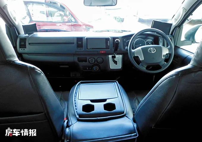 Small Forehead Rv Toyota Hiace small forehead RV, 2.0L gasoline powered interior with ...