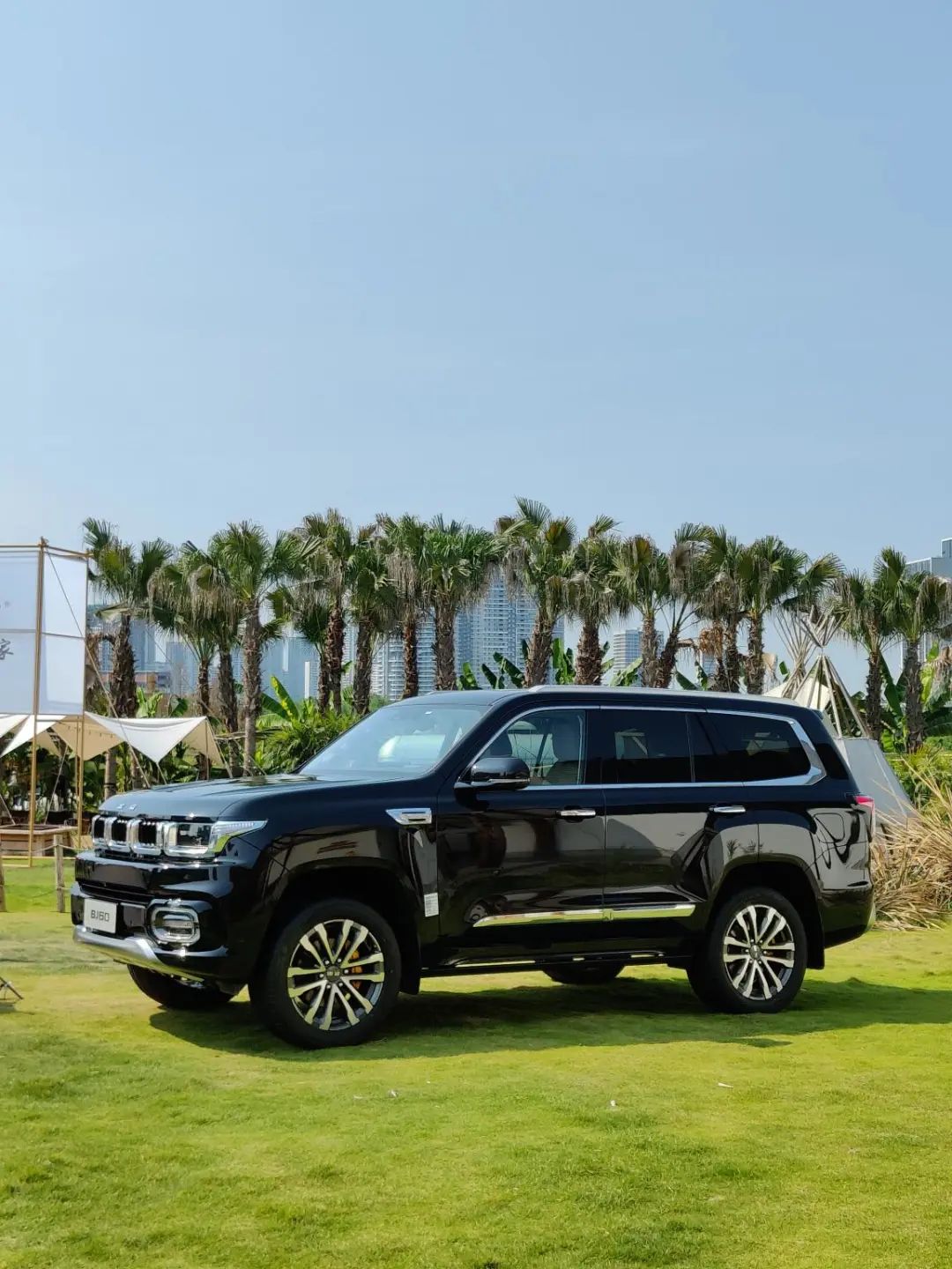 In the future, the chartered car into Tibet and Xinjiang will be the ...