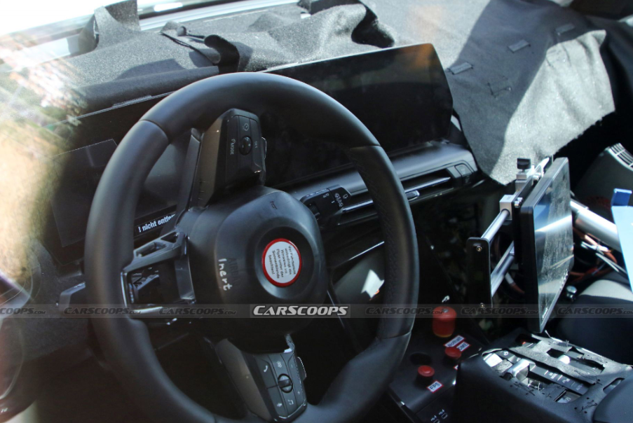 曲面大屏瞩目!全新宝马X1内饰曝光,宝马X8伪装照流出