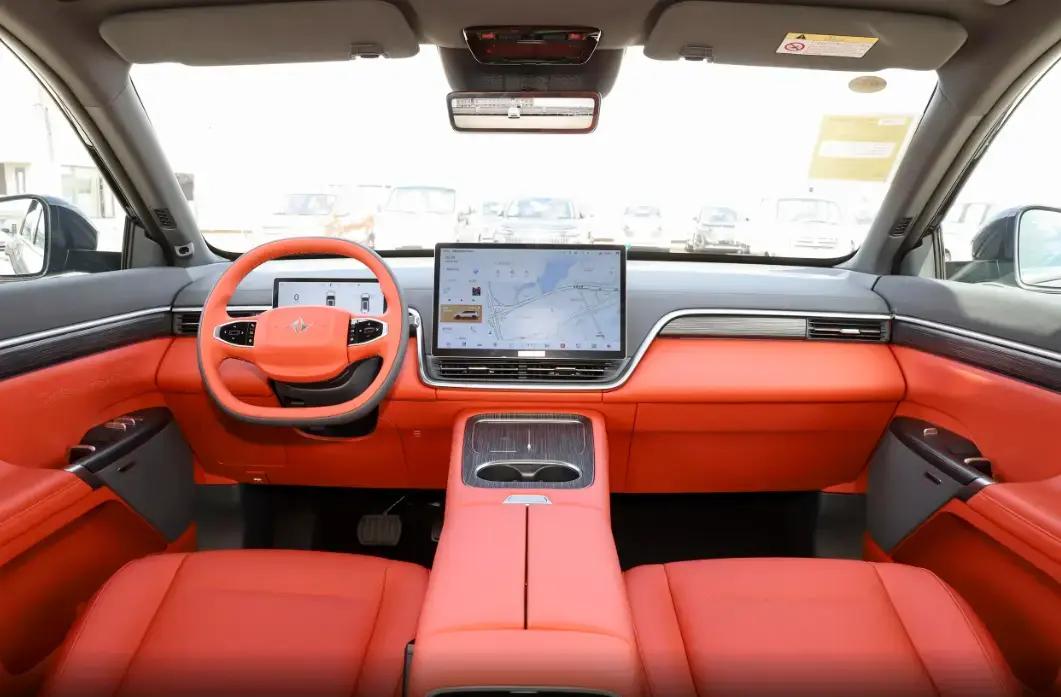 eπ008 15.6-inch floating central control screen and 8.8-inch full LCD ...