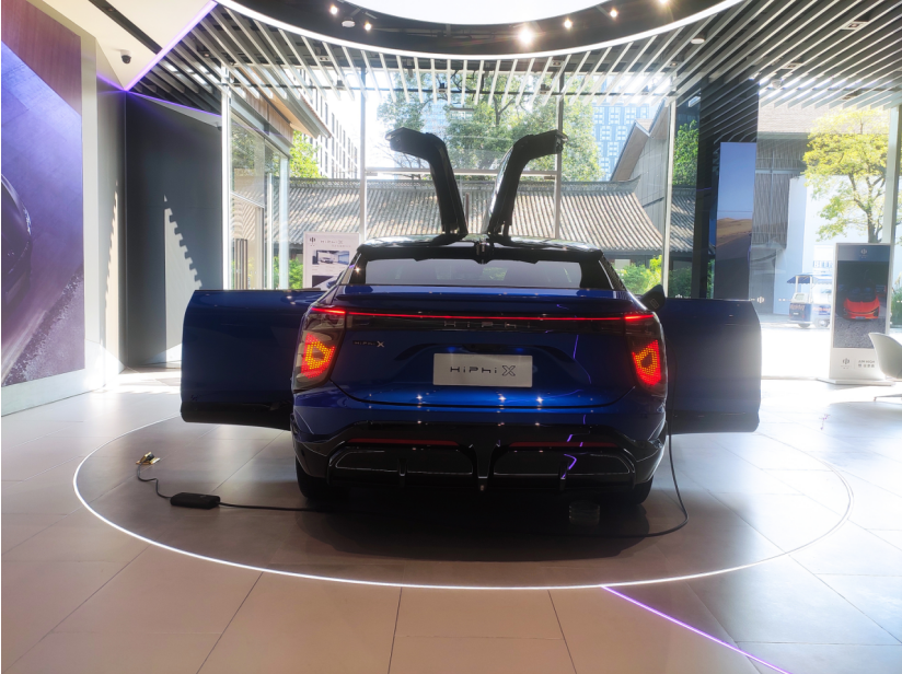 探店|那些不图赚钱也要开在太古里的汽车体验店，到底图啥？